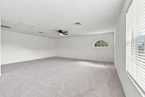 House in Orlando, Florida 5 bedrooms, 335.28 sq.m. № 2308517 - photo 25