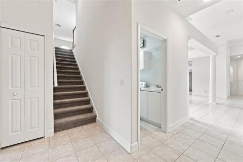 House in Orlando, Florida 5 bedrooms, 335.28 sq.m. № 2308517 - photo 30