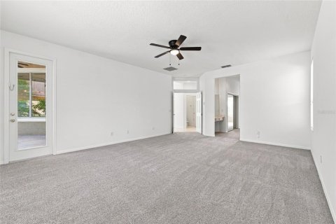 House in Orlando, Florida 5 bedrooms, 335.28 sq.m. № 2308517 - photo 8
