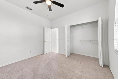 House in Orlando, Florida 5 bedrooms, 335.28 sq.m. № 2308517 - photo 17