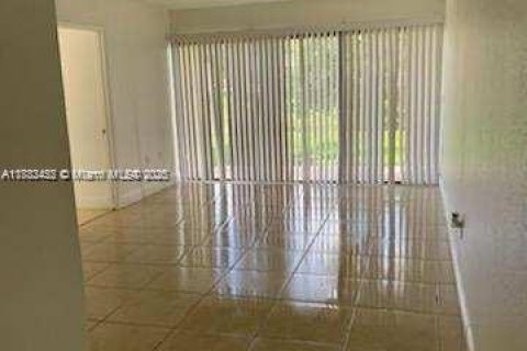 Copropriété à vendre à West Palm Beach, Floride: 2 chambres, 83.98 m2 № 2154548 - photo 2