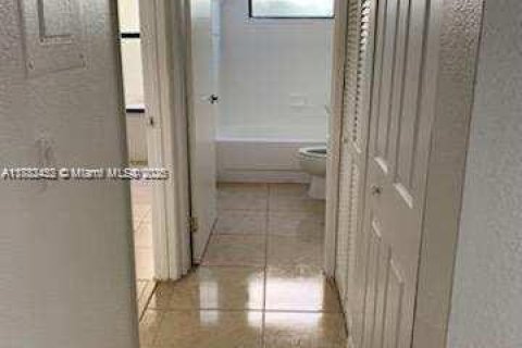 Copropriété à vendre à West Palm Beach, Floride: 2 chambres, 83.98 m2 № 2154548 - photo 3