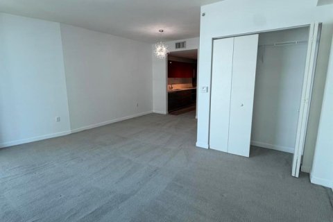 Copropriété à louer à Miami, Floride: 3 pièces, 49.24 m2 № 2146839 - photo 5
