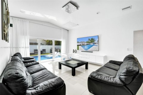 Casa en venta en Davie, Florida, 4 dormitorios, 180.97 m2 № 2036690 - foto 28