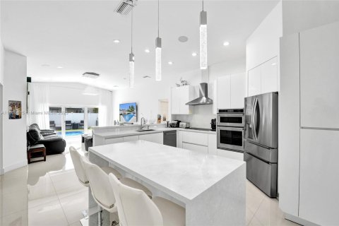 Casa en venta en Davie, Florida, 4 dormitorios, 180.97 m2 № 2036690 - foto 15