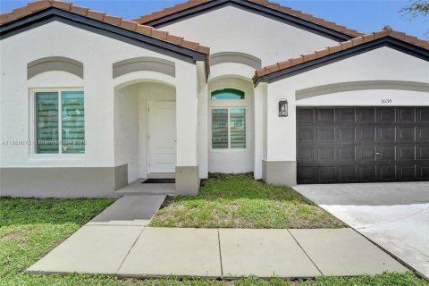 Casa en venta en Davie, Florida, 4 dormitorios, 180.97 m2 № 2036690 - foto 2