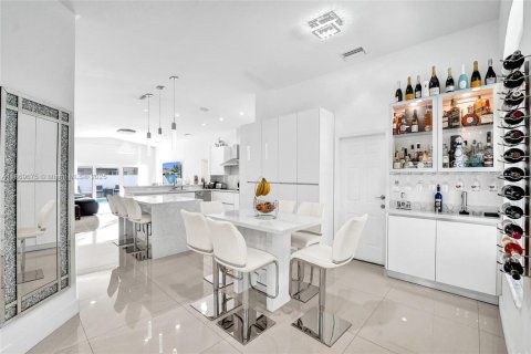 Casa en venta en Davie, Florida, 4 dormitorios, 180.97 m2 № 2036690 - foto 22