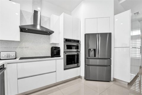 Casa en venta en Davie, Florida, 4 dormitorios, 180.97 m2 № 2036690 - foto 10