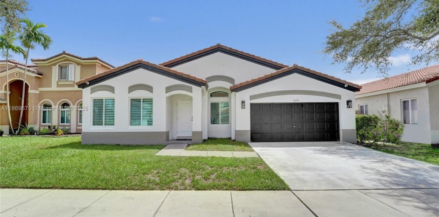 Casa en Davie, Florida 4 dormitorios, 180.97 m2 № 2036690