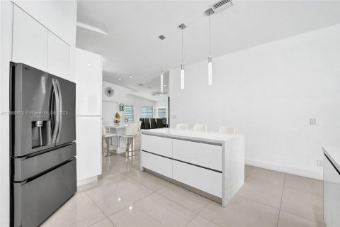 Casa en venta en Davie, Florida, 4 dormitorios, 180.97 m2 № 2036690 - foto 23