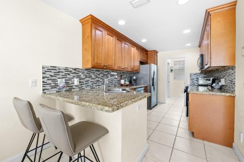 Touwnhouse à vendre à Palm Beach Gardens, Floride: 3 chambres, 145.86 m2 № 2417180 - photo 7