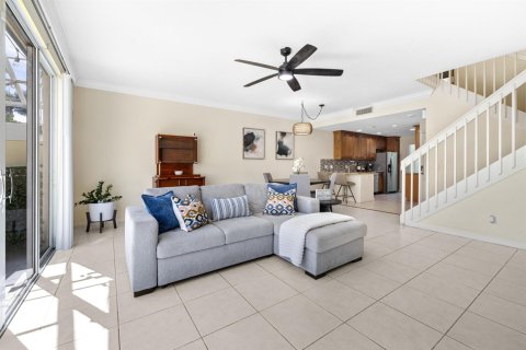 Touwnhouse à vendre à Palm Beach Gardens, Floride: 3 chambres, 145.86 m2 № 2417180 - photo 4