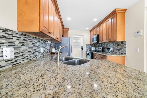 Touwnhouse à vendre à Palm Beach Gardens, Floride: 3 chambres, 145.86 m2 № 2417180 - photo 8