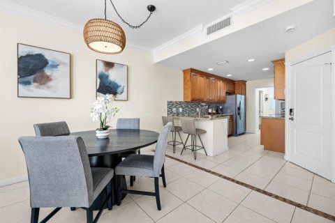 Touwnhouse à vendre à Palm Beach Gardens, Floride: 3 chambres, 145.86 m2 № 2417180 - photo 6