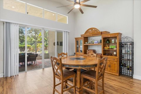 House in Vero Beach, Florida 4 bedrooms, 259.66 sq.m. № 2083407 - photo 9