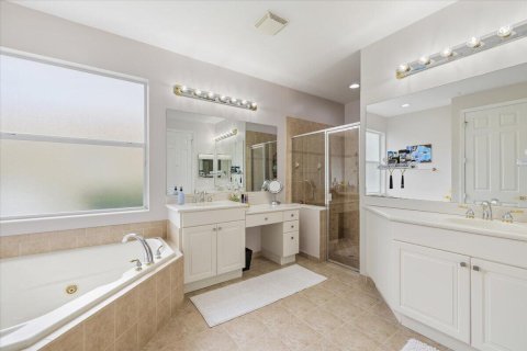 House in Vero Beach, Florida 4 bedrooms, 259.66 sq.m. № 2083407 - photo 14