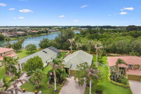 House in Vero Beach, Florida 4 bedrooms, 259.66 sq.m. № 2083407 - photo 25
