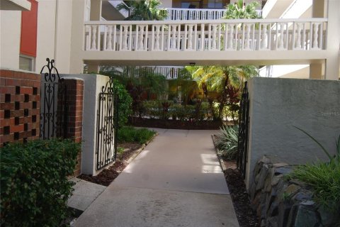 Condo in Clearwater, Florida, 2 bedrooms № 2101346 - photo 20