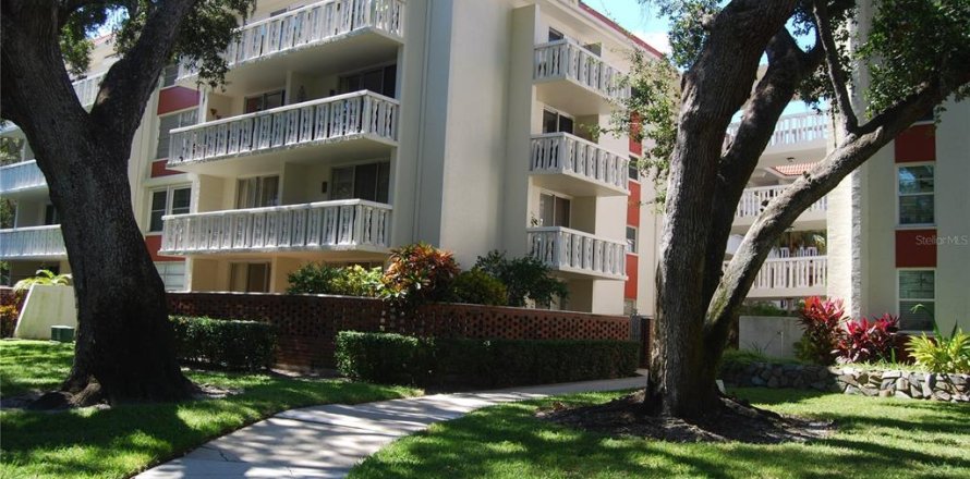 Condo in Clearwater, Florida, 2 bedrooms № 2101346