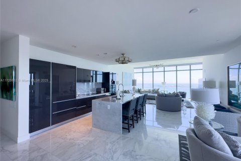 Condominio en venta en Miami, Florida, 3 dormitorios, 197.14 m2 № 1937629 - foto 22