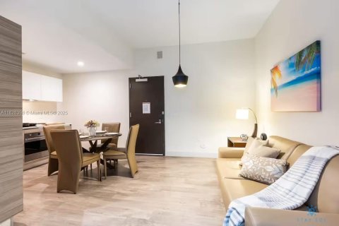 Condominio en venta en Hollywood, Florida, 1 dormitorio, 49.98 m2 № 2076970 - foto 8