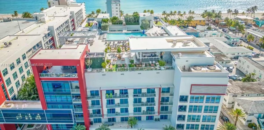 Condominio en Hollywood, Florida, 1 dormitorio № 2076970