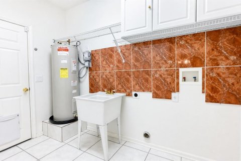 Condo in Orlando, Florida, 3 bedrooms  № 2091657 - photo 20