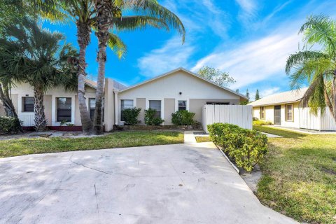 Appartement à louer à Boynton Beach, Floride: 1 chambre, 113.15 m2 № 2397963 - photo 2