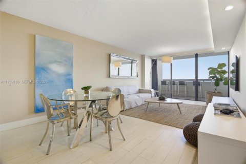Copropriété à vendre à Miami Beach, Floride: 1 chambre, 79.99 m2 № 2152656 - photo 3