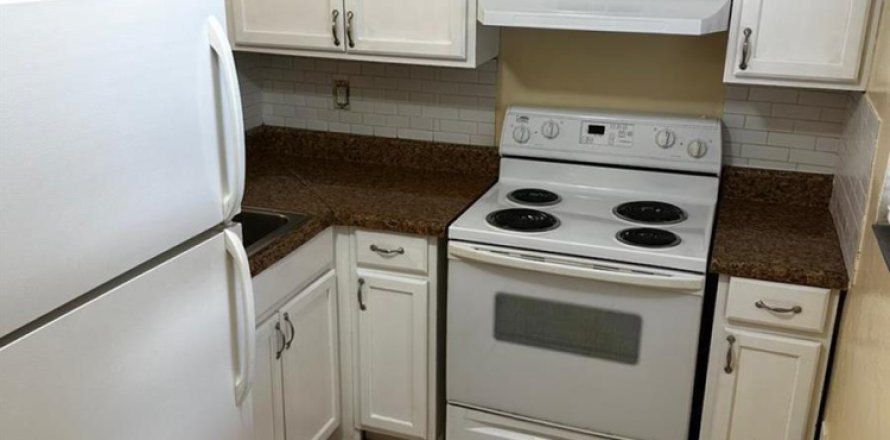 Condo à North Miami, Floride, 2 chambres  № 2376533