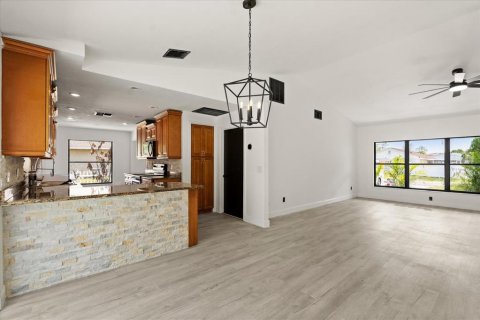 Купить виллу или дом в Киссимми, Флорида 8 комнат, 154.31м2, № 2157100 - фото 11