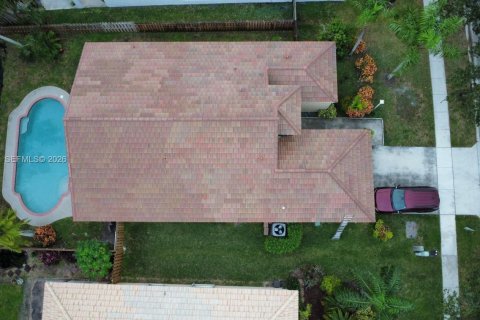Casa en venta en Pembroke Pines, Florida, 3 dormitorios, 154.22 m2 № 2050348 - foto 2