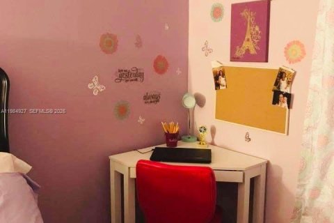 Casa en venta en Pembroke Pines, Florida, 3 dormitorios, 154.22 m2 № 2050348 - foto 28