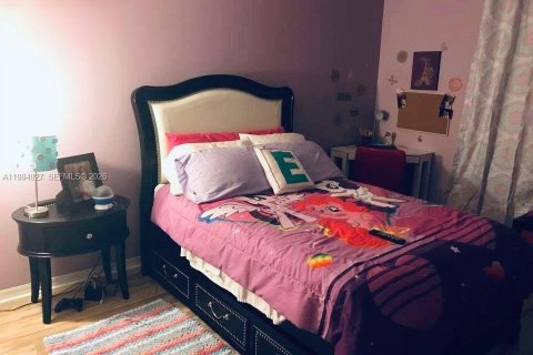 Casa en venta en Pembroke Pines, Florida, 3 dormitorios, 154.22 m2 № 2050348 - foto 26