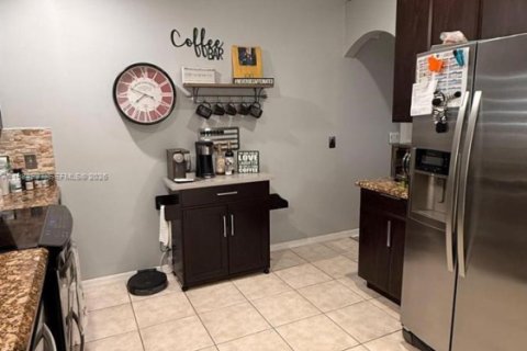 Casa en venta en Pembroke Pines, Florida, 3 dormitorios, 154.22 m2 № 2050348 - foto 16