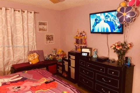 Casa en venta en Pembroke Pines, Florida, 3 dormitorios, 154.22 m2 № 2050348 - foto 27