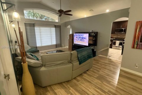 Casa en venta en Pembroke Pines, Florida, 3 dormitorios, 154.22 m2 № 2050348 - foto 8