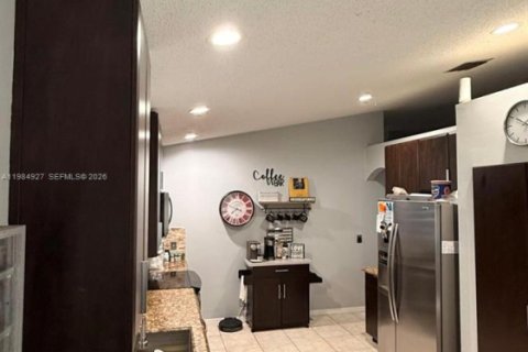 Casa en venta en Pembroke Pines, Florida, 3 dormitorios, 154.22 m2 № 2050348 - foto 14