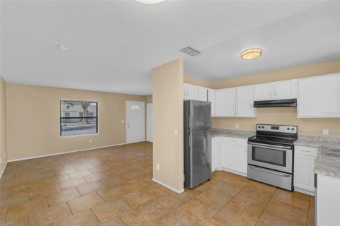 Villa ou maison à louer à Apopka, Floride: 3 chambres, 111.48 m2 № 1915003 - photo 4