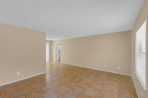 Villa ou maison à louer à Apopka, Floride: 3 chambres, 111.48 m2 № 1915003 - photo 3