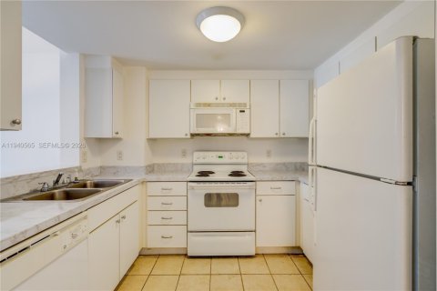 Copropriété à louer à Miami, Floride: 1 chambre, 77.85 m2 № 2000268 - photo 8