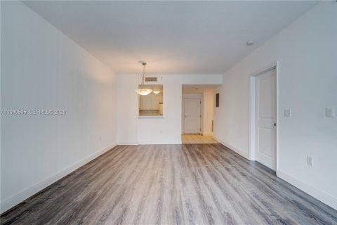 Copropriété à louer à Miami, Floride: 1 chambre, 77.85 m2 № 2000268 - photo 3