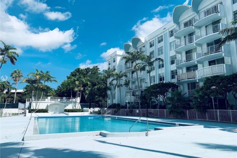 Condo in Miami, Florida, 2 bedrooms  № 1703876 - photo 15