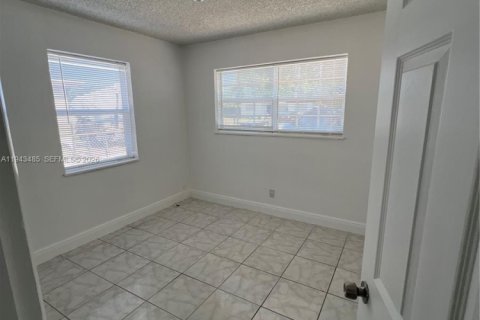 Casa en alquiler en Hollywood, Florida, 3 dormitorios, 81.94 m2 № 2010347 - foto 9