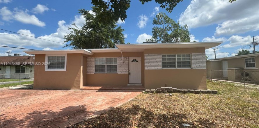 Casa en Hollywood, Florida 3 dormitorios, 81.94 m2 № 2010347