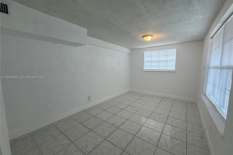 Casa en alquiler en Hollywood, Florida, 3 dormitorios, 81.94 m2 № 2010347 - foto 10