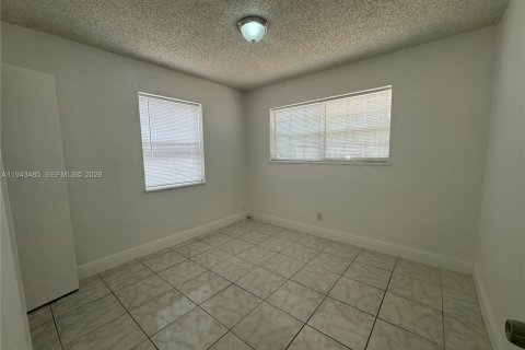 Casa en alquiler en Hollywood, Florida, 3 dormitorios, 81.94 m2 № 2010347 - foto 13