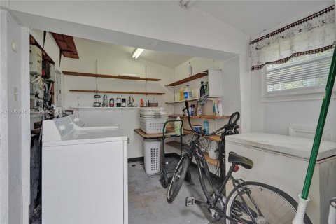 Villa ou maison à vendre à Miami Gardens, Floride: 4 chambres, 141.12 m2 № 2064981 - photo 25