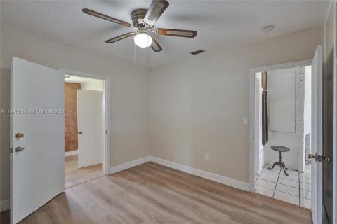 Villa ou maison à vendre à Miami Gardens, Floride: 4 chambres, 141.12 m2 № 2064981 - photo 18