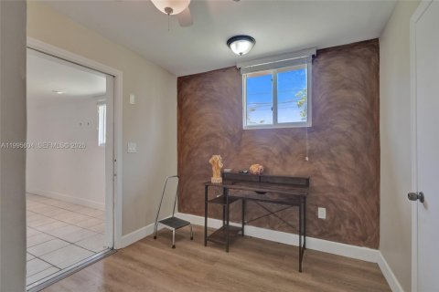 Villa ou maison à vendre à Miami Gardens, Floride: 4 chambres, 141.12 m2 № 2064981 - photo 19